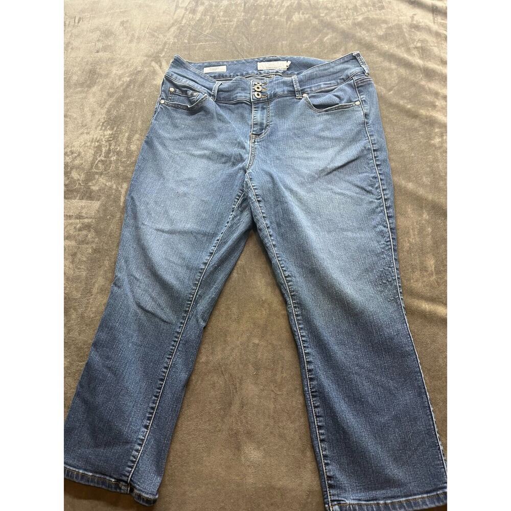 Torrid Blue denim Cropped Jeggings Crop Size 18